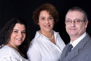 Da esquerda para a direita: São Paulo – Obirici Santos – (11) 99579-4893 Atibaia – Alethea Aranda – (11) 99448-7262 Portugal – Fernando Serra – (+351) 93936-1213 