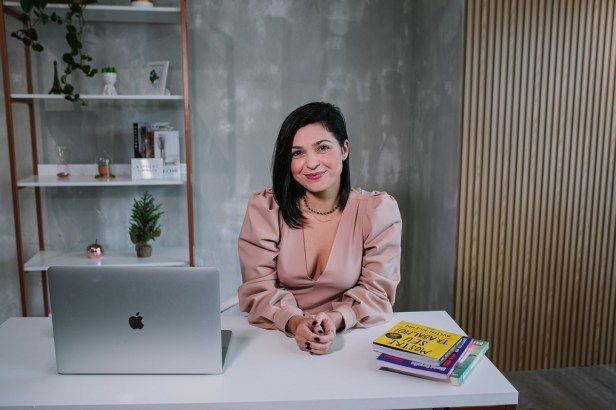 Jessica-Simoes-LinkedIn